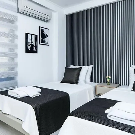 2 Bedroom 7408 דירה