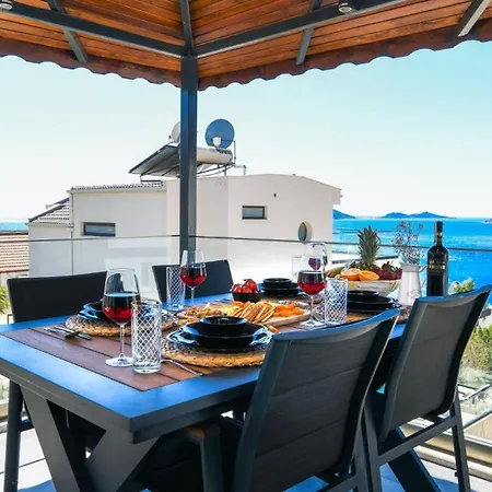 Apartment 2 Bedroom 7408